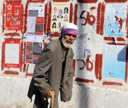 Tunisians prepare to vote in historic poll 