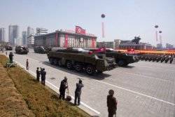 North Korea removes missiles from launch site 