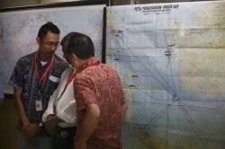 Search area widened for missing AirAsia plane 