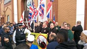 Far-right protesters target mosque in London