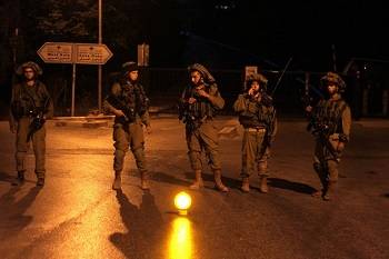 Israeli raid in Ramallah sparks fire, clashes