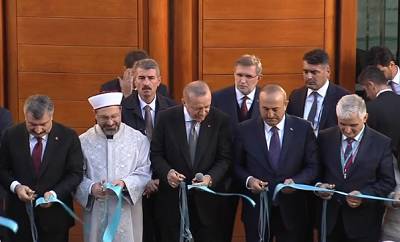 Erdogan opens huge mosque in Germany