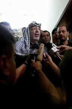 Arafat Opens Dialogue with Washington as Violence Flares in the Territories