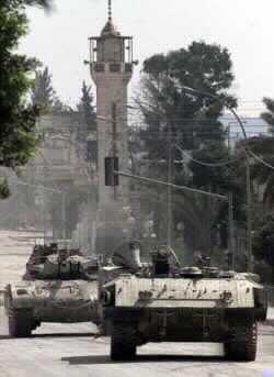 Palestinian bomber kills one in Tel Aviv, Israeli tanks kill two in Rafah