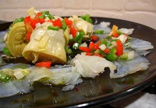 Carpaccio de bacalao con aguacate